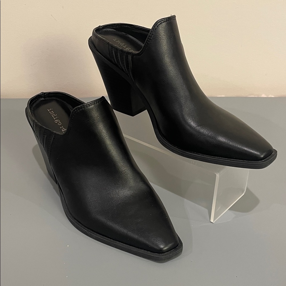 Indigo Rd Ezria 2 Slip On Mules Black Faux Leather, women’s size 8